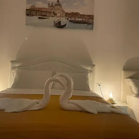 St Venice شقة